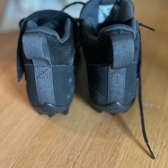 Nike Alpha Black Football Cleats size 6.5 youth/juniors - Picture 3 of 8